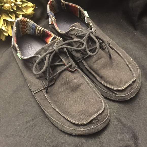 sanuk canvas shoes